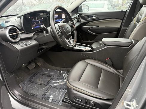 Used 2024 Chevrolet Trax ACTIV w/ Driver Confidence Package image 14