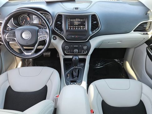 Used 2020 Jeep Cherokee Latitude Plus w/ Comfort/Convenience Group image 16