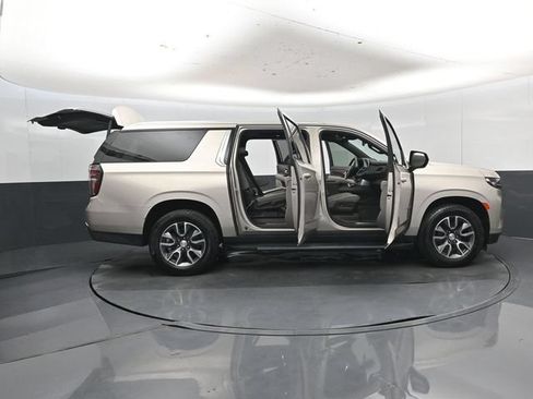 Used 2021 Chevrolet Suburban LT w/ Rear Media and Nav Package AWD/4WD image 60