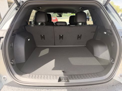 New 2026 Chevrolet Equinox LT w/ Convenience Package II AWD/4WD image 5