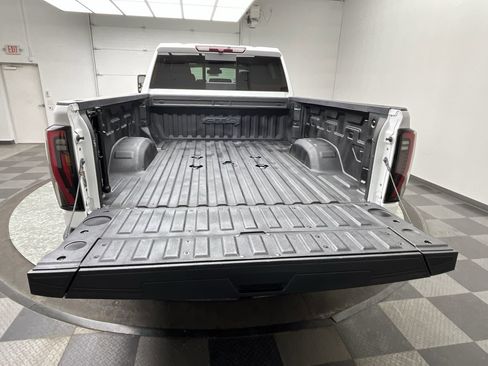 Certified 2024 GMC Sierra 2500 AT4 w/ AT4 Preferred Package image 36