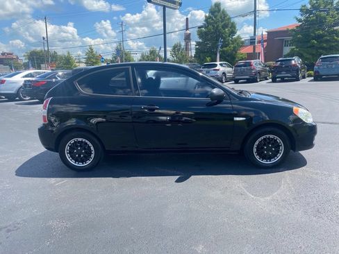 Used 2011 Hyundai Accent GL FWD image 4