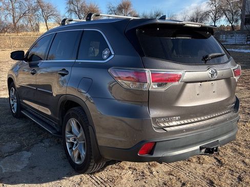 Used 2016 Toyota Highlander Limited Platinum image 3