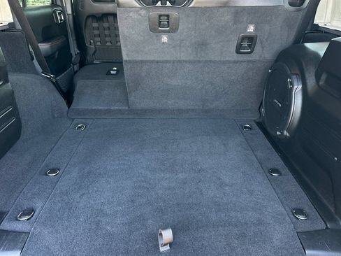 Used 2021 Jeep Wrangler Unlimited Rubicon AWD/4WD image 15