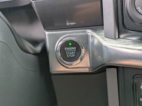 Used 2022 Ford F150 Lariat image 28