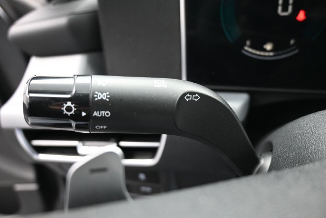 Used 2025 Hyundai Sonata SEL FWD image 28