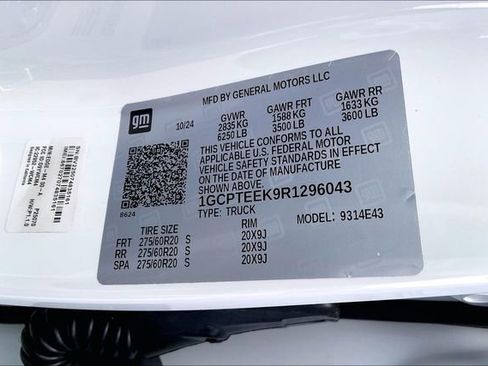Used 2024 Chevrolet Colorado Trail Boss AWD/4WD image 14