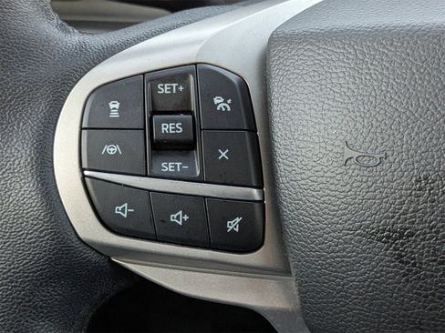 Used 2022 Ford Explorer XLT w/ Equipment Group 202A image 29