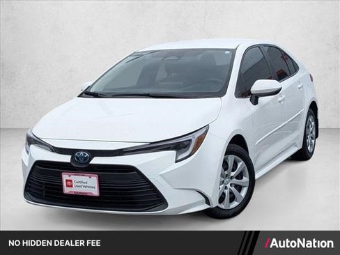 Used 2025 Toyota Corolla LE w/ Convenience Package FWD image 1