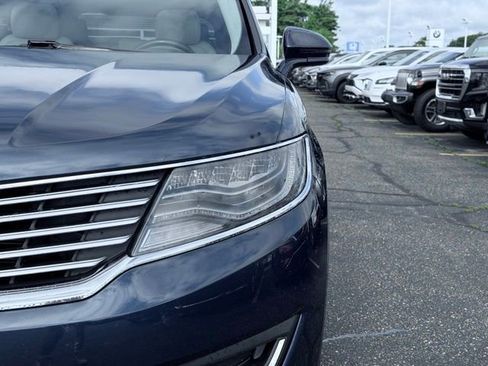 Used 2017 Lincoln MKX Reserve w/ Luxury Package AWD/4WD image 3