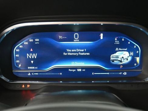 Used 2023 Chevrolet Tahoe Z71 w/ Luxury Package AWD/4WD image 11