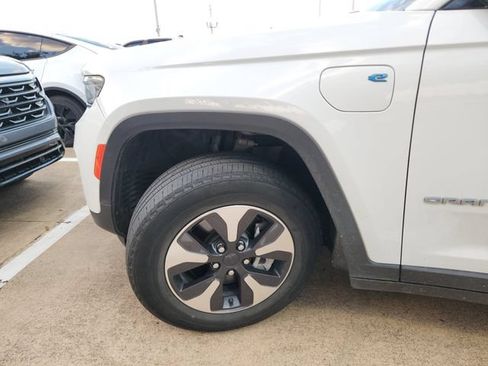 Used 2024 Jeep Grand Cherokee Limited 4xe AWD/4WD image 5