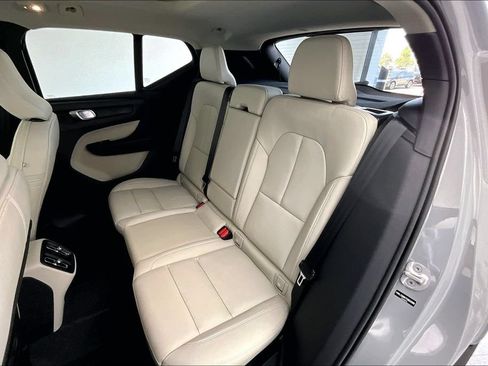 New 2026 Volvo XC40 B5 Ultra w/ Protection Package Premier AWD/4WD image 22
