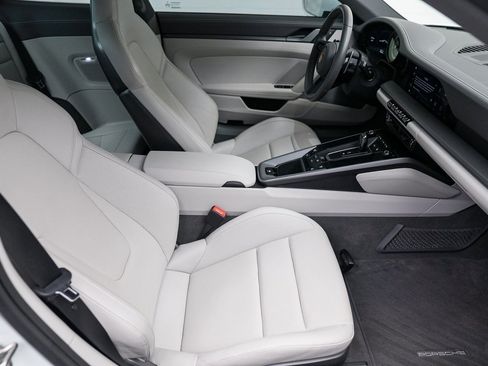 Used 2022 Porsche 911 Carrera image 14