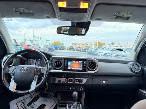 Used 2019 Toyota Tacoma SR5 image 20