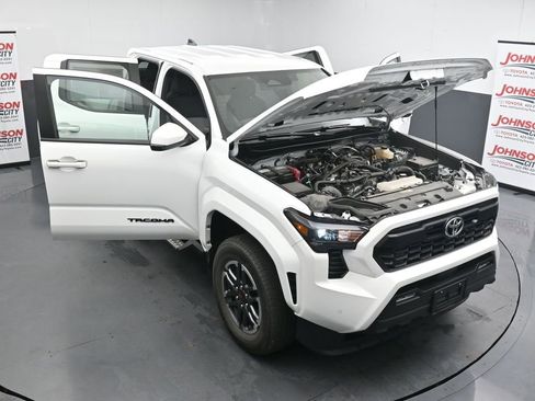 Used 2024 Toyota Tacoma TRD Sport w/ TRD Sport Upgrade Package AWD/4WD image 40
