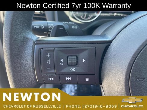 Used 2024 Nissan Rogue SV AWD/4WD image 14