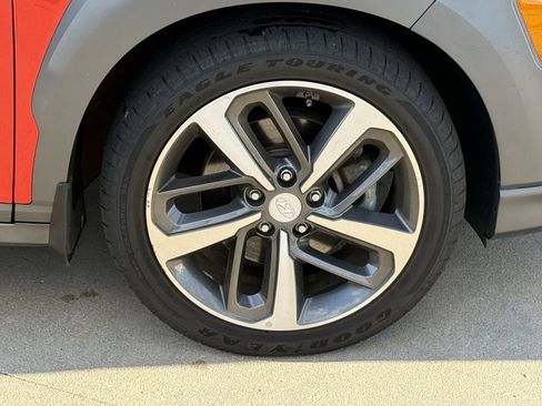 Used 2019 Hyundai Kona Limited image 9