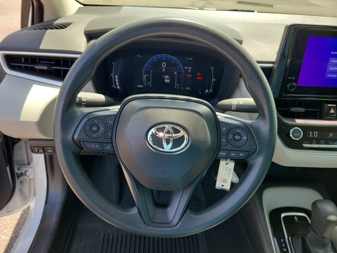 Used 2026 Toyota Corolla LE FWD image 22