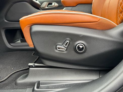 New 2026 Chrysler Pacifica Pinnacle image 13