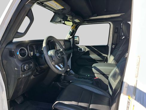 Used 2024 Jeep Wrangler High Altitude image 15