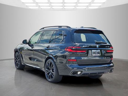 Used 2026 BMW X7 xDrive40i w/ M Sport Package image 4