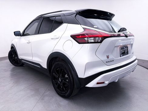 Used 2024 Nissan Kicks SR FWD image 2