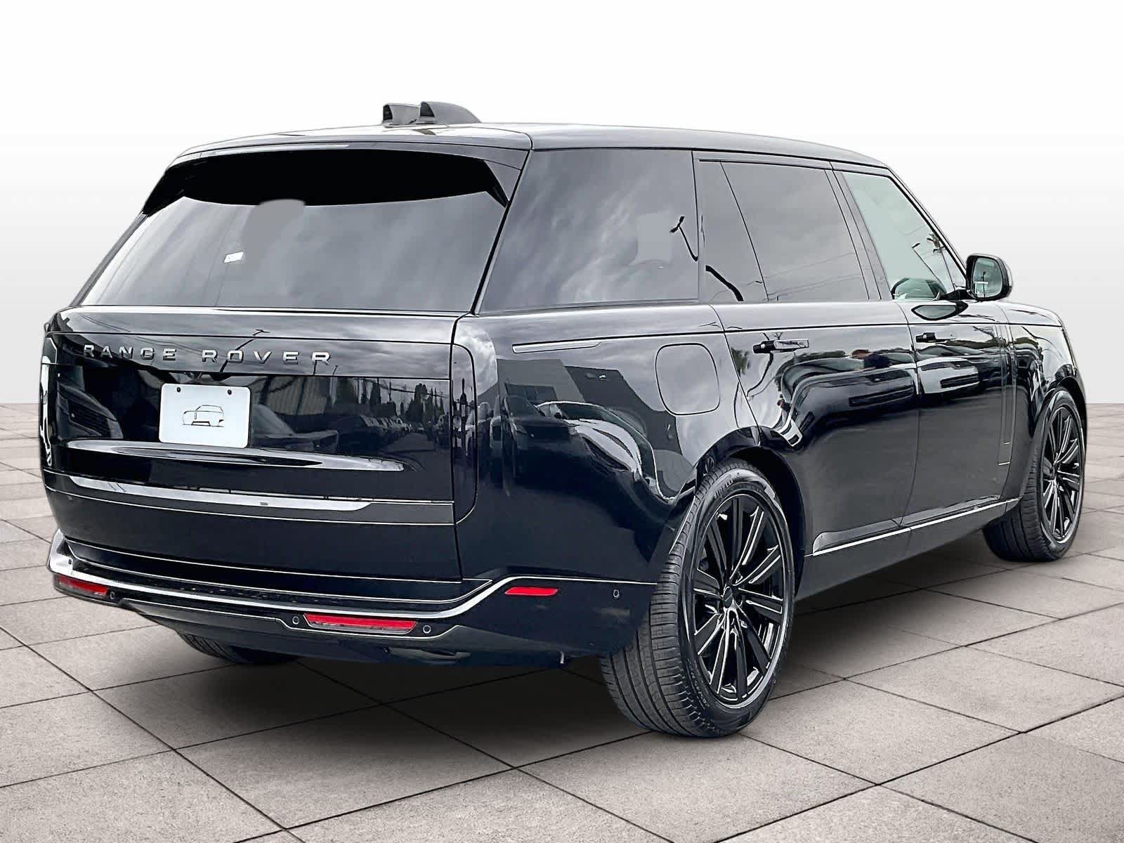 New 2026 Land Rover Range Rover Long Wheelbase SE AWD/4WD image 4