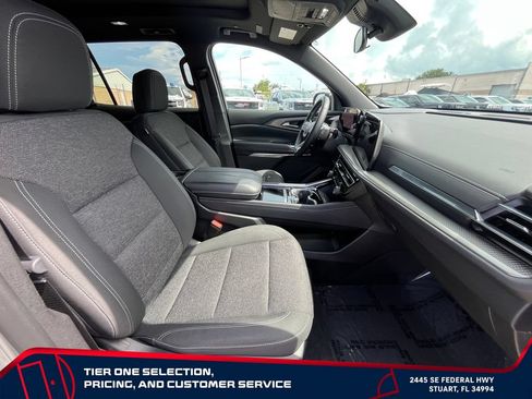 Used 2024 Chevrolet Traverse LT w/ Midnight/Sport Edition FWD image 21