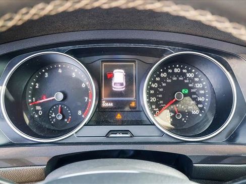 Used 2021 Volkswagen Tiguan SE w/ Panoramic Sunroof Package FWD image 15