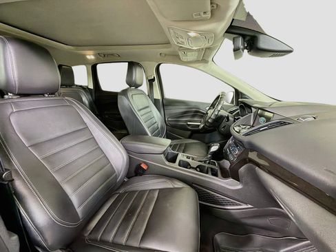 Used 2019 Ford Escape Titanium AWD/4WD image 31