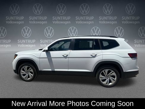 Used 2023 Volkswagen Atlas SE w/ Panoramic Sunroof Package AWD/4WD image 3