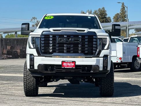 Used 2024 GMC Sierra 2500 Denali Ultimate image 9