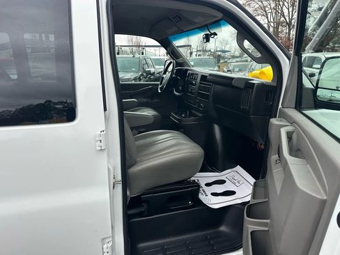 Used 2017 Chevrolet Express 2500 LS image 10