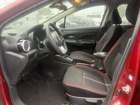 Used 2024 Nissan Versa SR FWD image 15