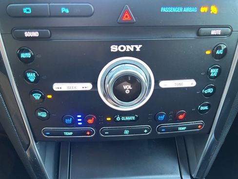 Used 2019 Ford Explorer Limited w/ Class III Trailer Tow Package image 18