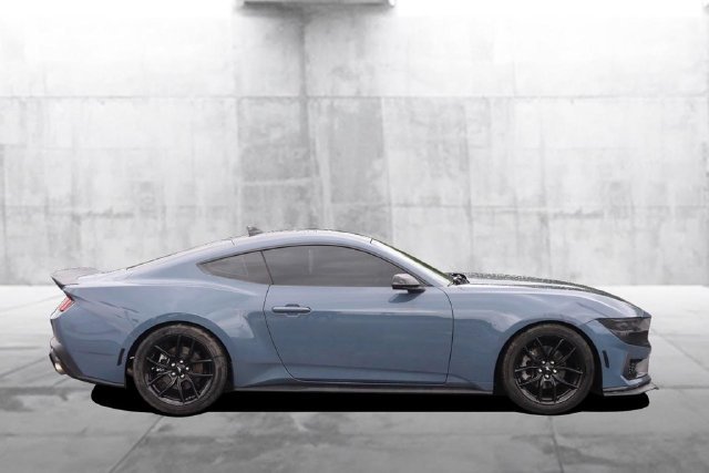 Used 2025 Ford Mustang Coupe RWD image 5