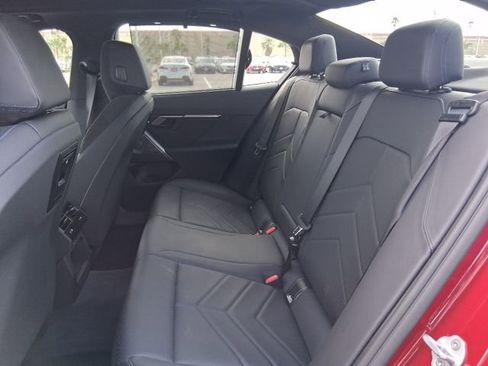 Used 2025 BMW 550e xDrive w/ Executive Package AWD/4WD image 16