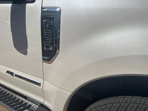 Used 2019 Ford F250 Lariat w/ Lariat Ultimate Package AWD/4WD image 9