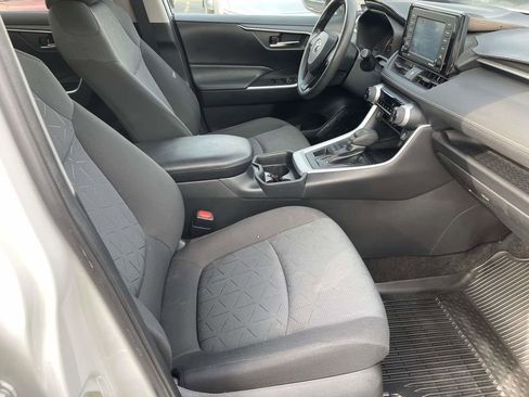 Used 2020 Toyota RAV4 XLE image 46