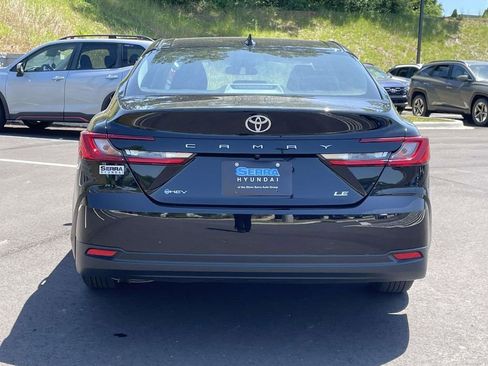 Used 2025 Toyota Camry LE FWD image 4