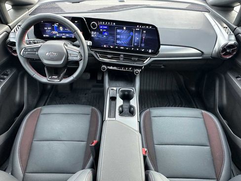 Used 2024 Chevrolet Equinox EV RS image 18