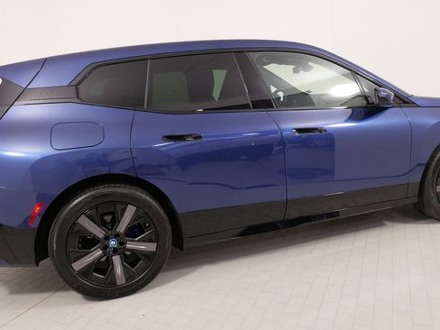 Used 2024 BMW iX xDrive50 w/ Premium Package image 10