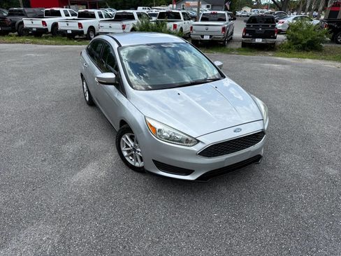 Used 2015 Ford Focus SE image 37