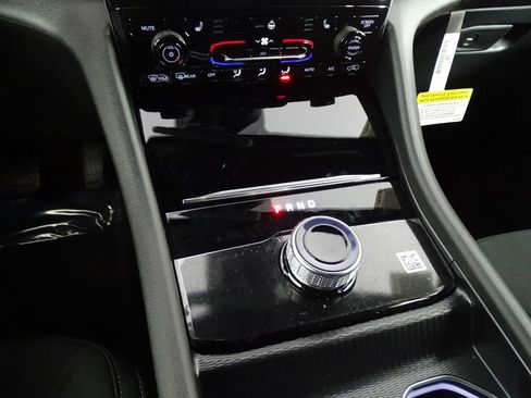 New 2025 Jeep Grand Cherokee Laredo image 32