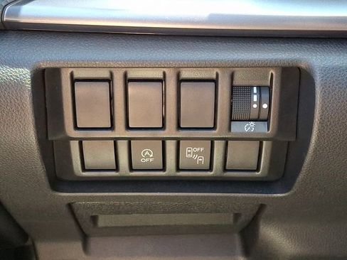 Used 2020 Subaru Forester Premium AWD/4WD image 25