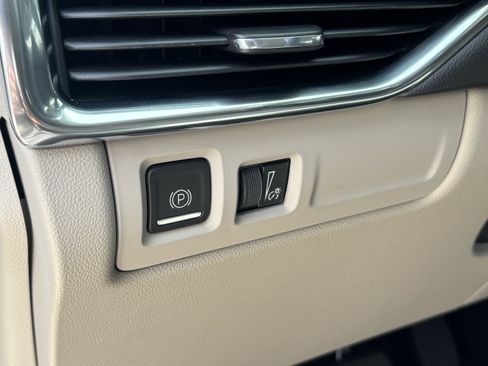 Certified 2023 Cadillac XT4 Premium Luxury FWD image 20