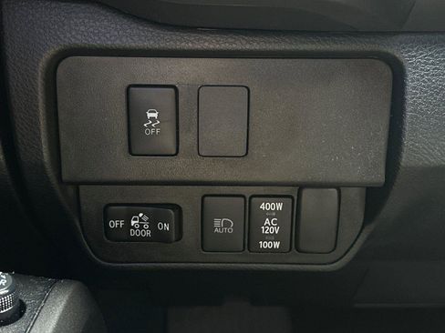 Used 2022 Toyota Tacoma TRD Off-Road image 28