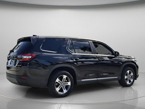 Used 2025 Honda Pilot EX-L image 7