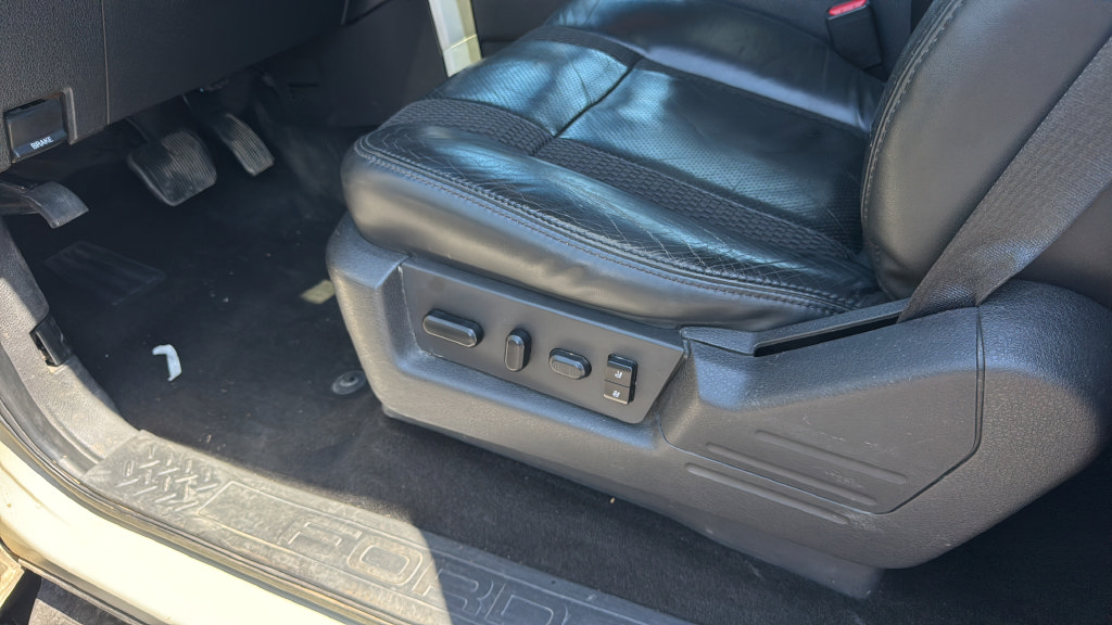 Used 2013 Ford F150 Raptor w/ Luxury Equipment Group AWD/4WD image 20